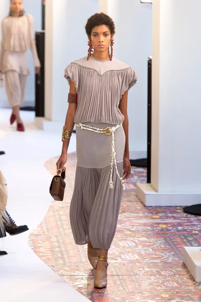 Look 50